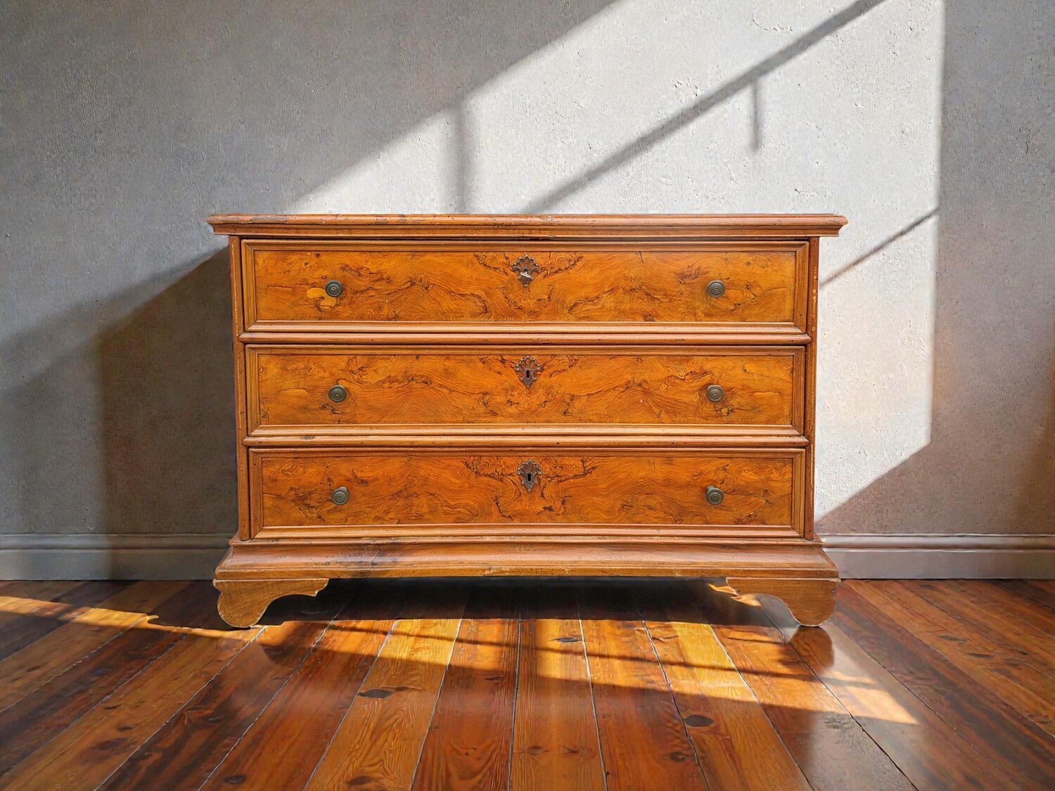 Italian Antique Dresser – 18th Century - JAA
