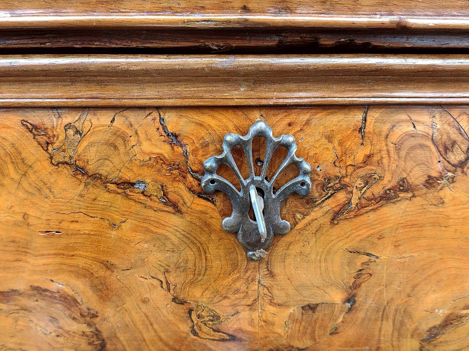 Italian Antique Dresser – 18th Century - JAA
