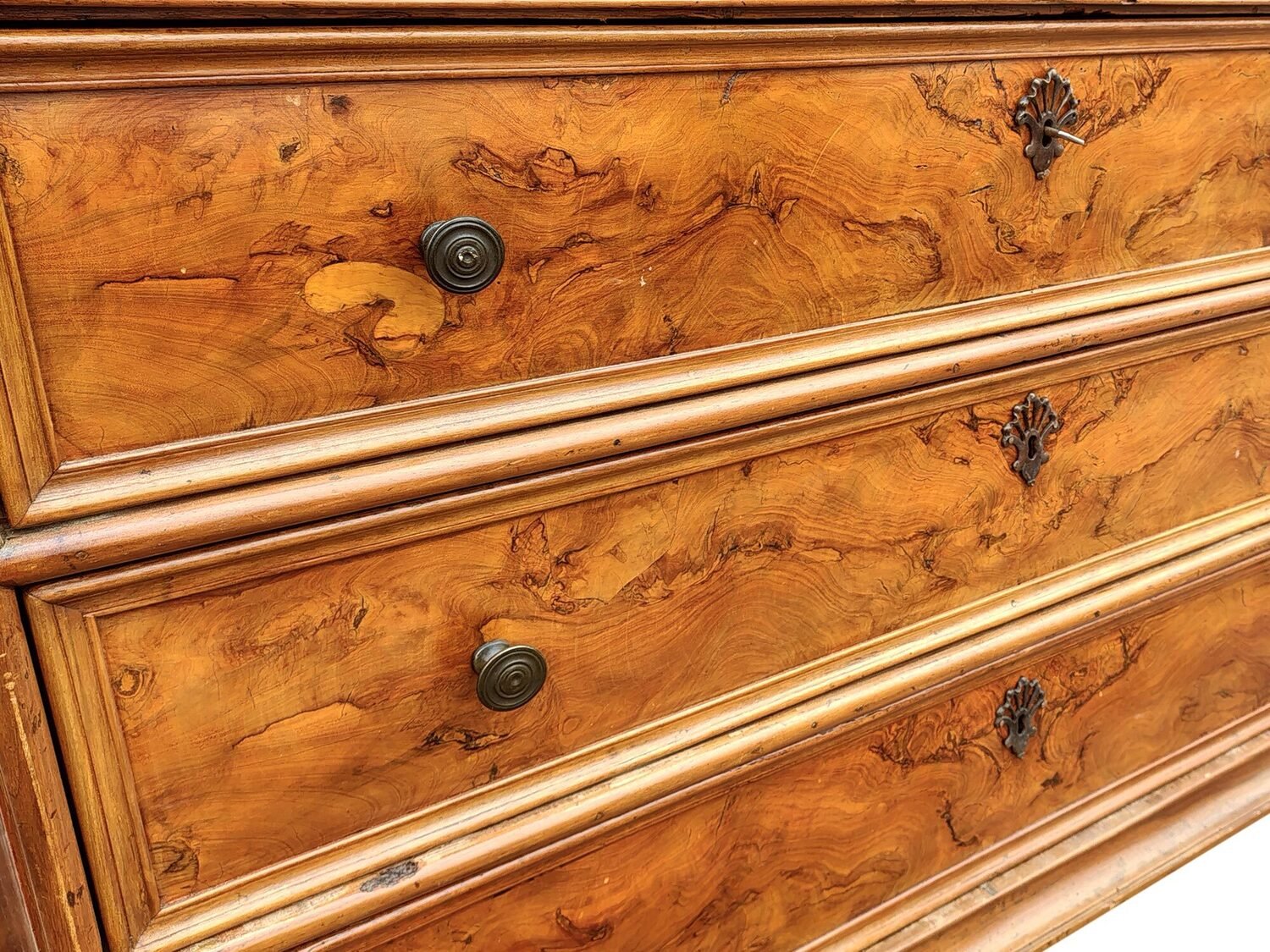 Italian Antique Dresser – 18th Century - JAA