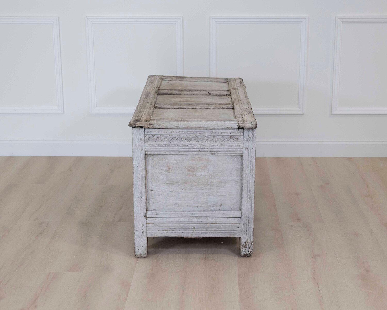 Early 18th C stripped and bleached carved oak coffer. 1720. - JAA