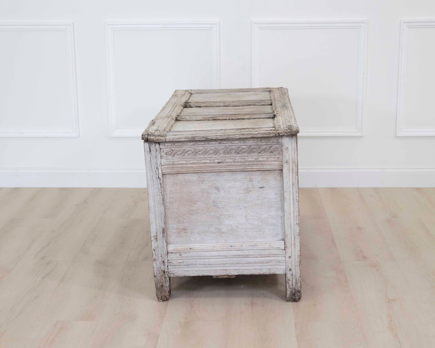Early 18th C stripped and bleached carved oak coffer. 1720. - JAA