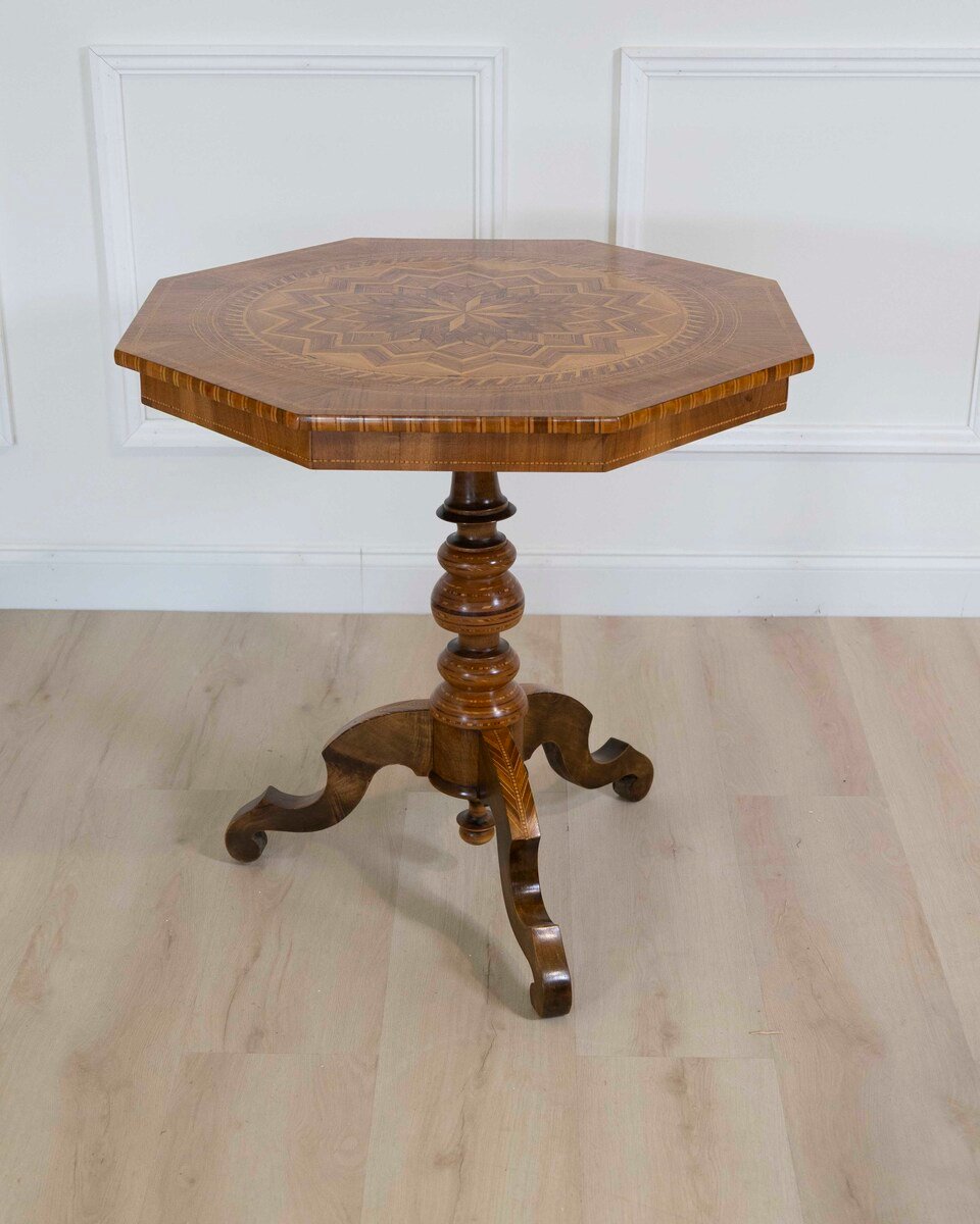 Italian 19th Century Inlaid Walnut Sorrento Table - JAA