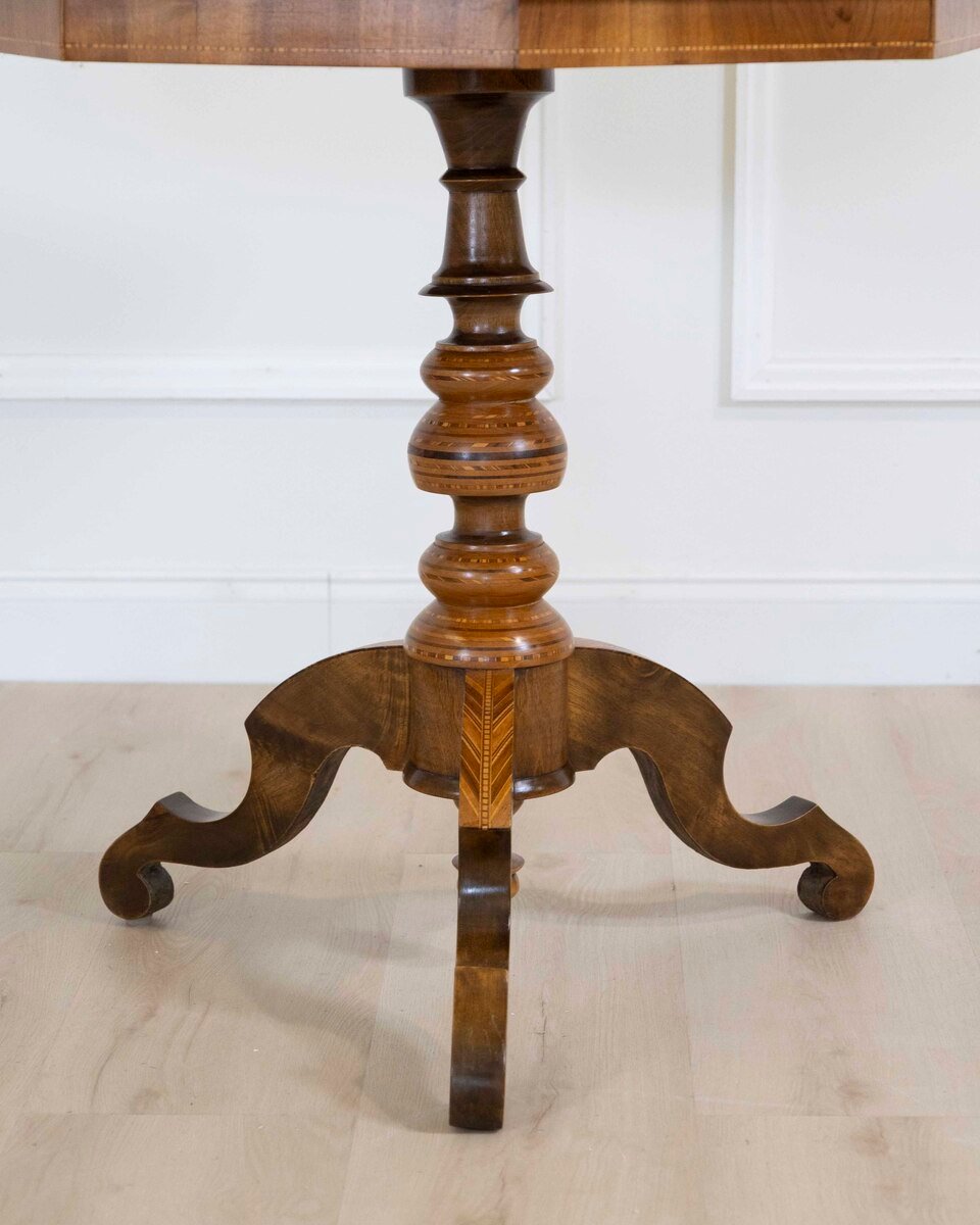 Italian 19th Century Inlaid Walnut Sorrento Table - JAA