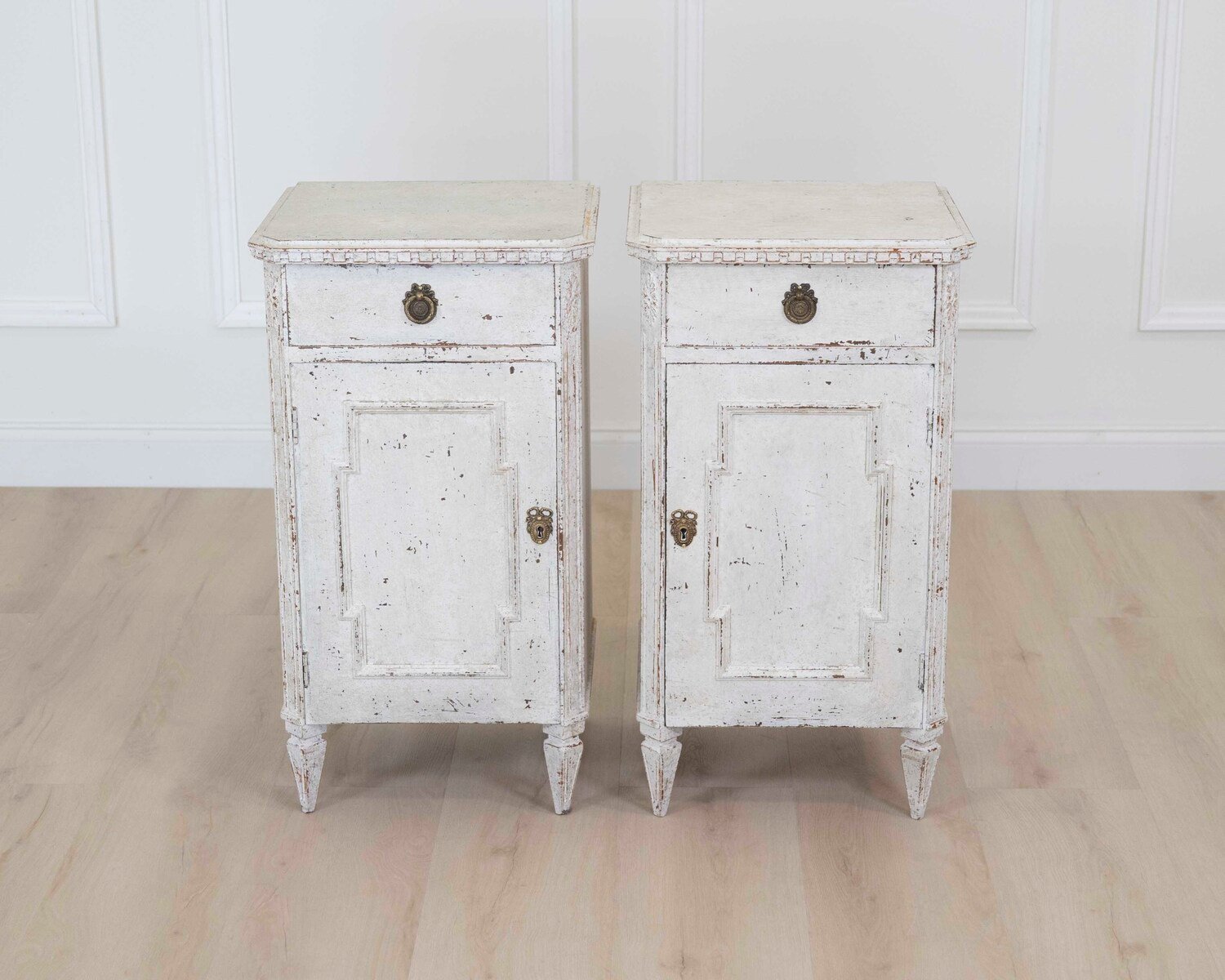 Pair of Swedish 20th Century Nightstands - JAA