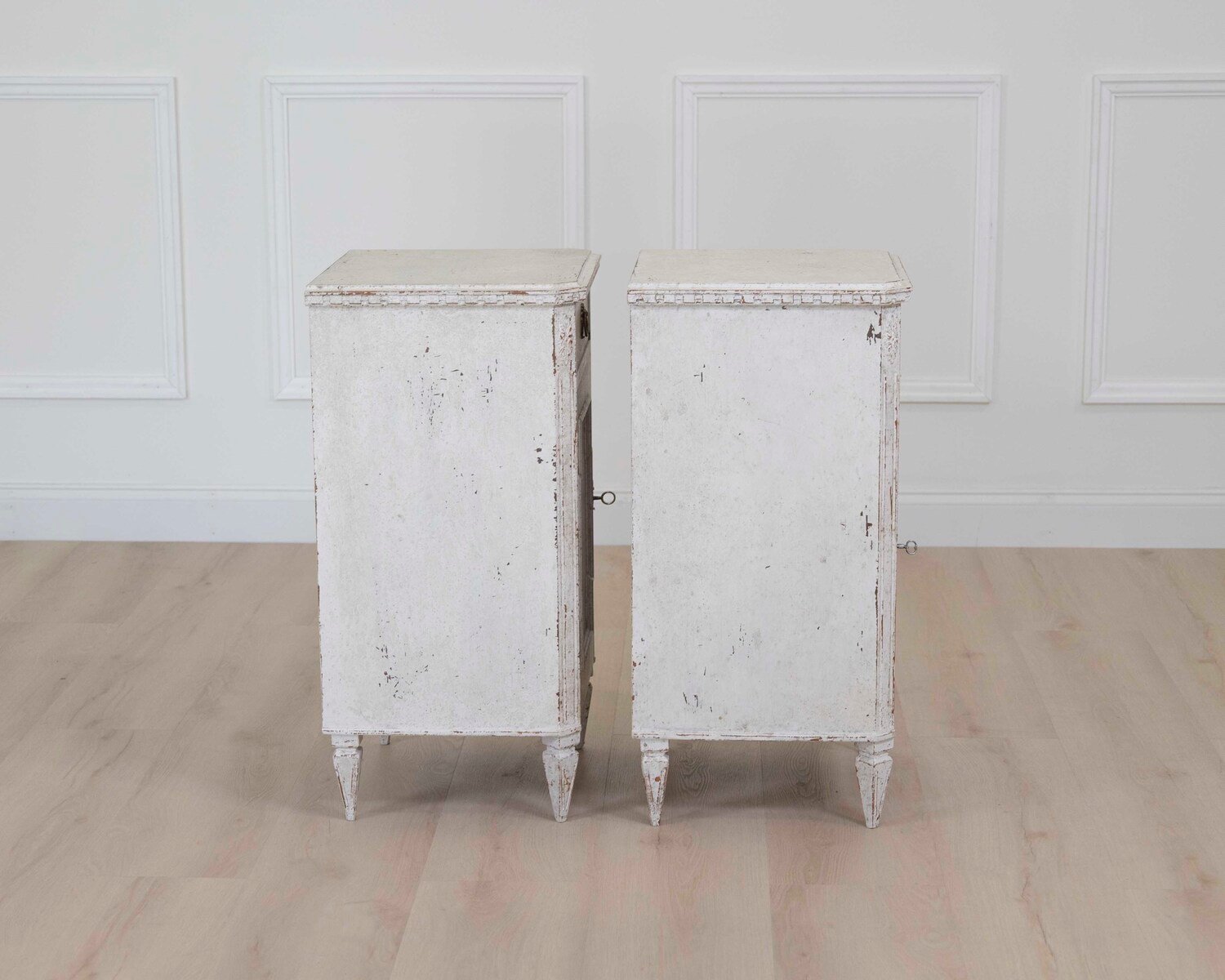Pair of Swedish 20th Century Nightstands - JAA