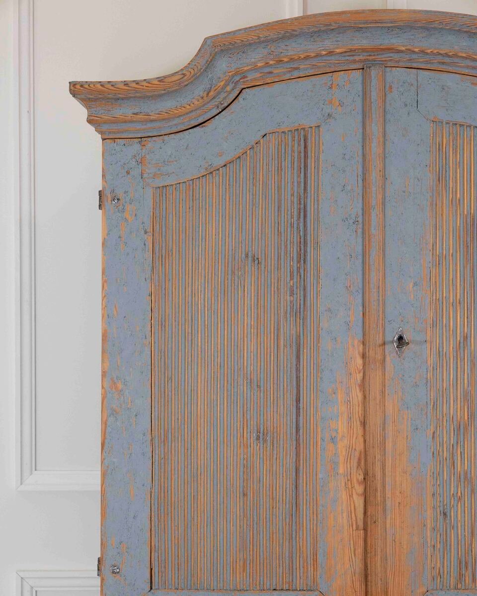 Early 19th Century Rococo Cabinet with Reeded Top Doors - JAA