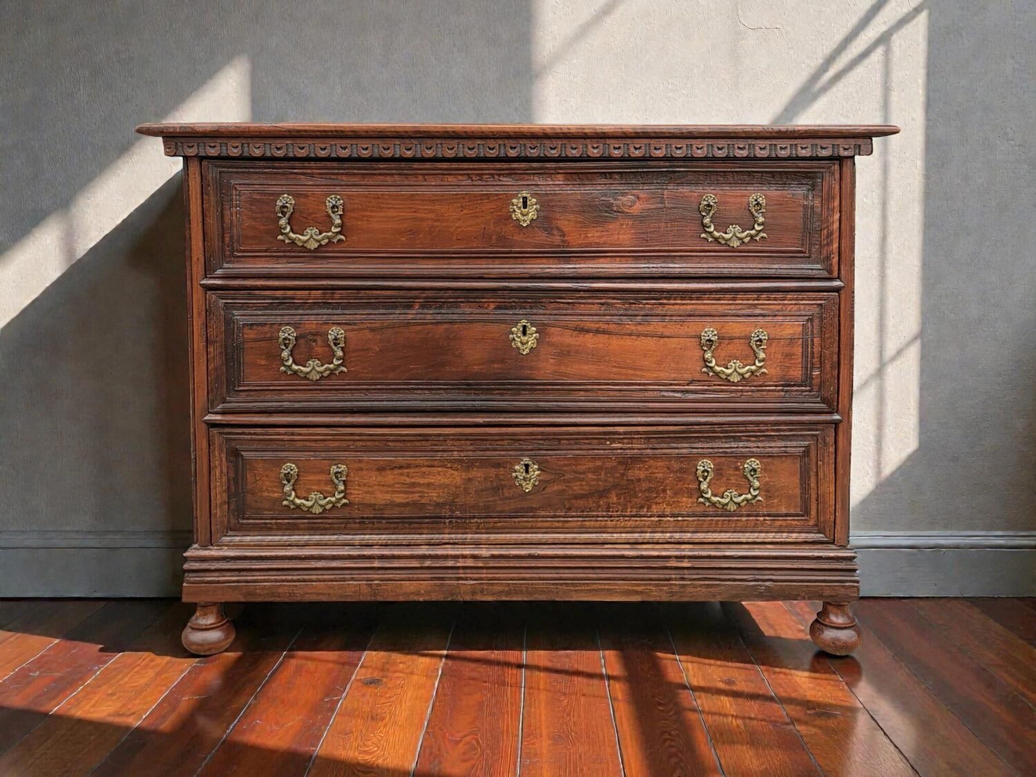 Venetian chest of drawers, late 17th century - JAA