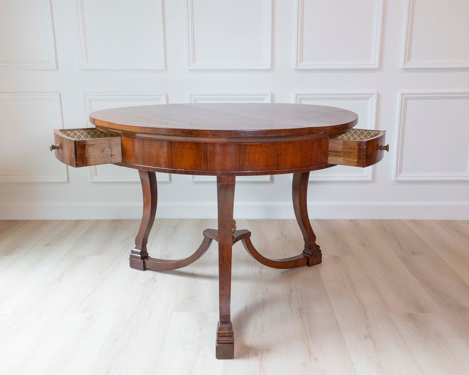 Walnut Veneered Table, 19th Century - JAA
