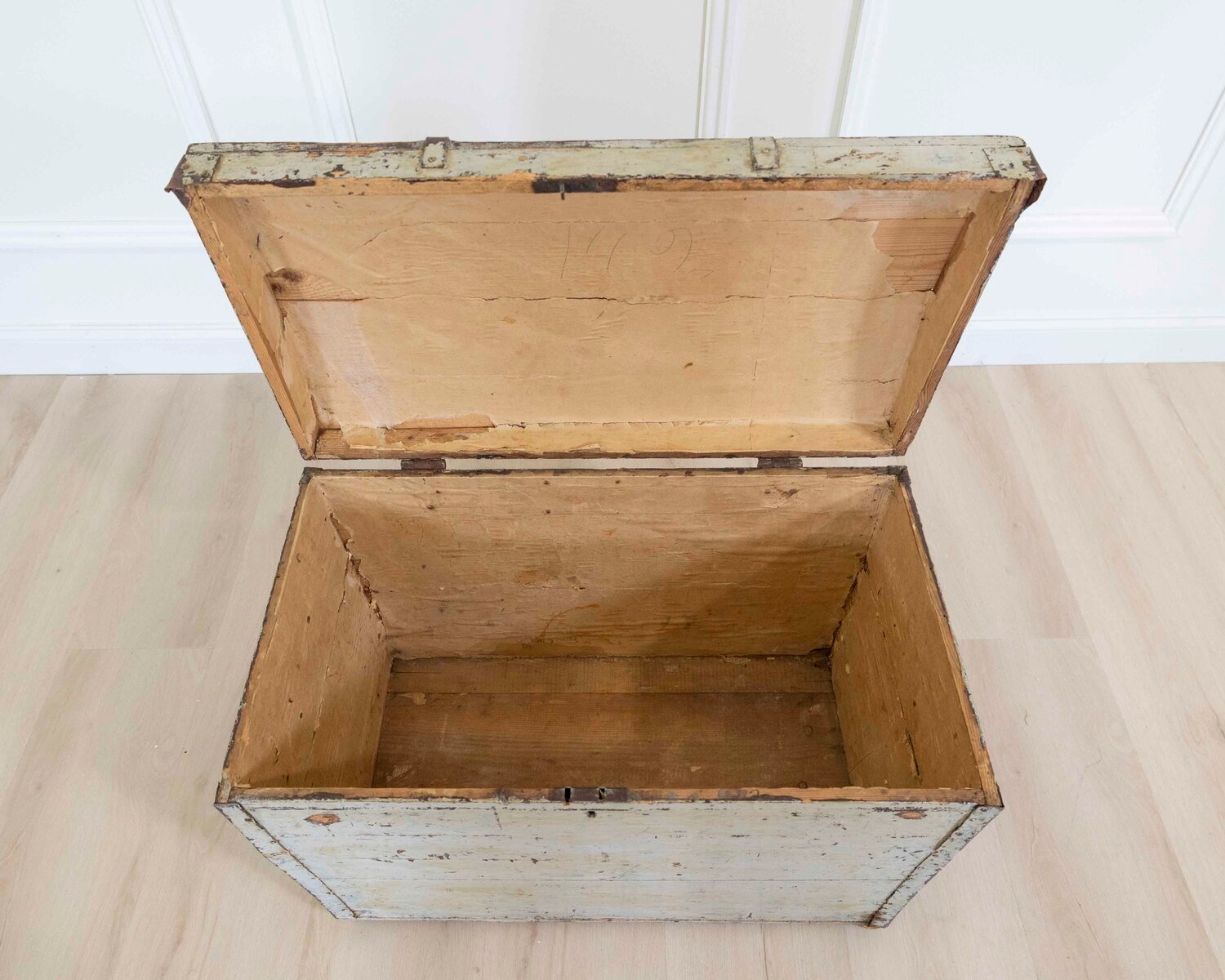 Scandinavian 19th Century Small Dome Top Trunk - JAA