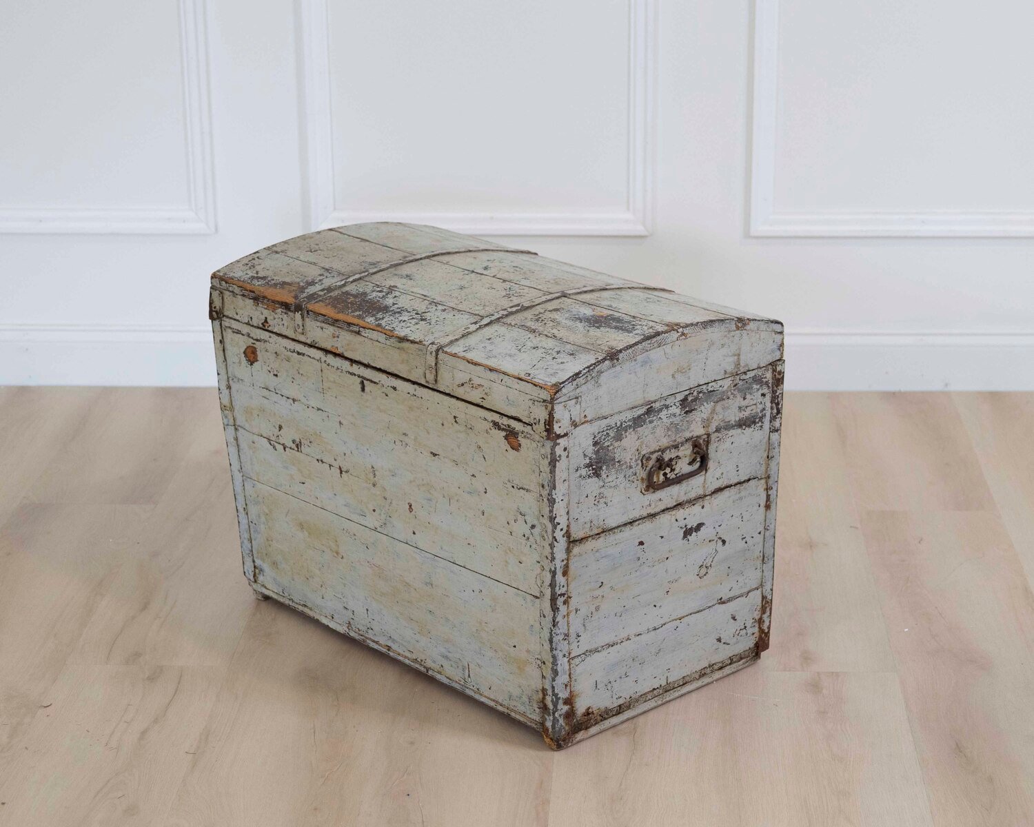 Scandinavian 19th Century Small Dome Top Trunk - JAA