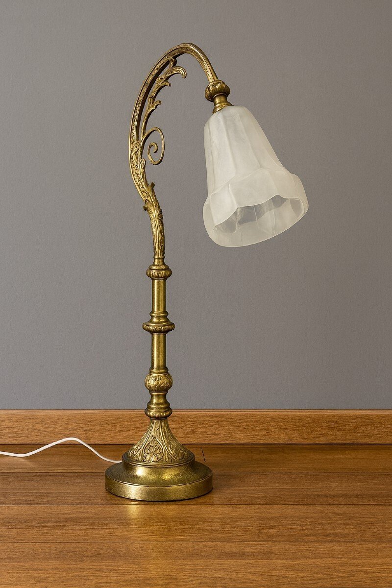 Large 1880s period desk lamp in gilded bronze with opalescent pressed glass tulip signed on the tulip - JAA