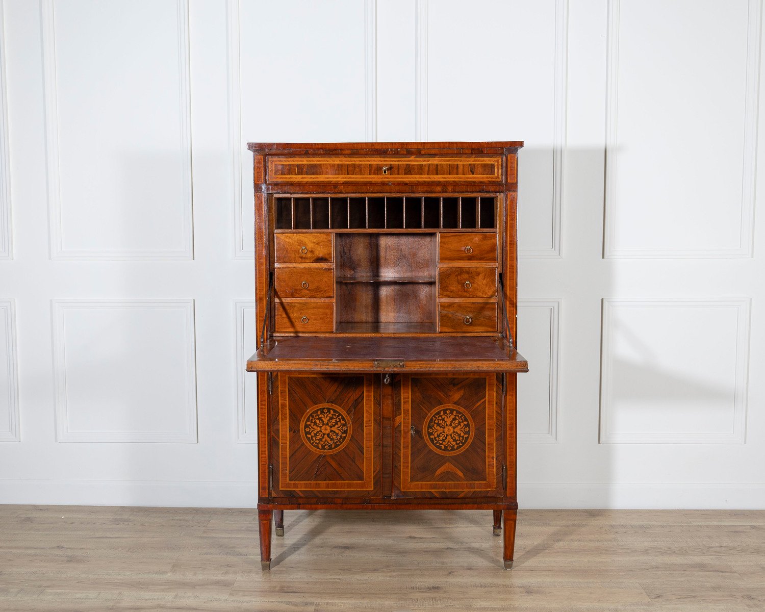 Secretaire Louis XVI. Milan Late 18th Century - JAA