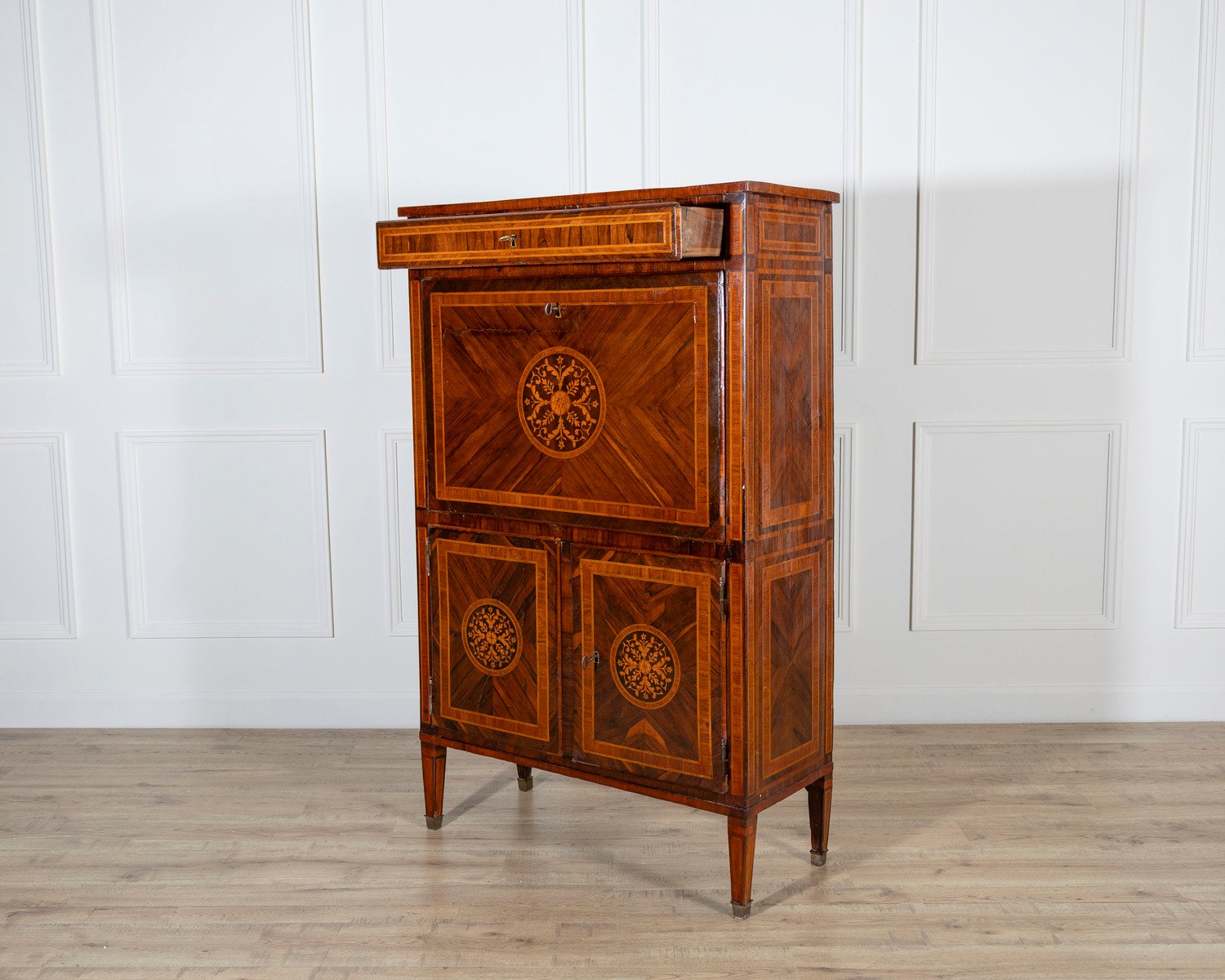 Secretaire Louis XVI. Milan Late 18th Century - JAA