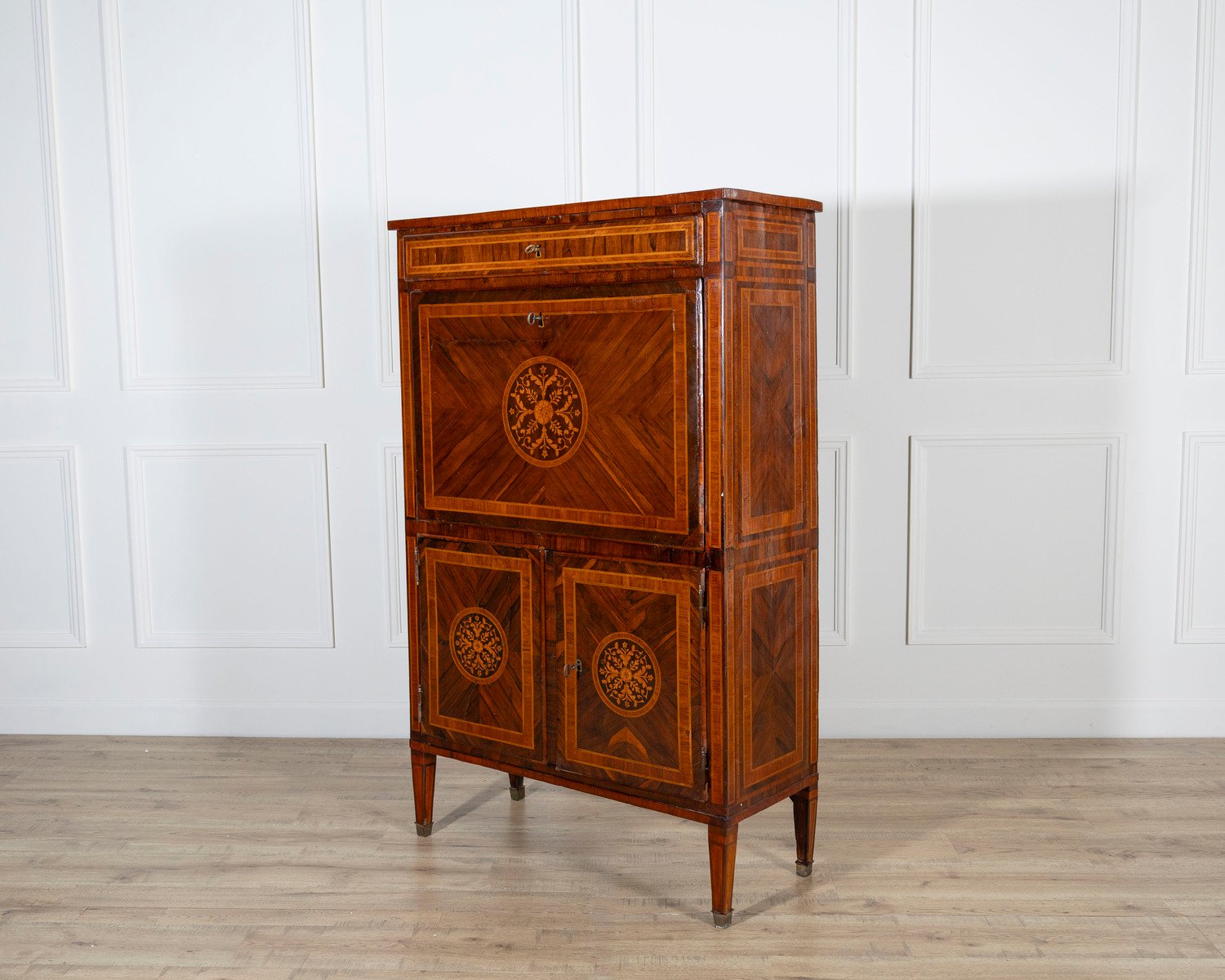 Secretaire Louis XVI. Milan Late 18th Century - JAA