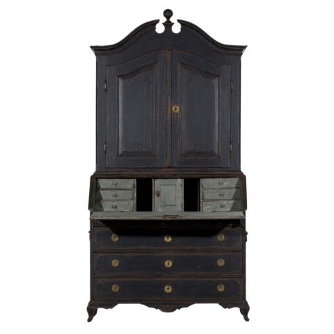 Stunning black Scandianvian bureau with very fine carvings, circa 1790