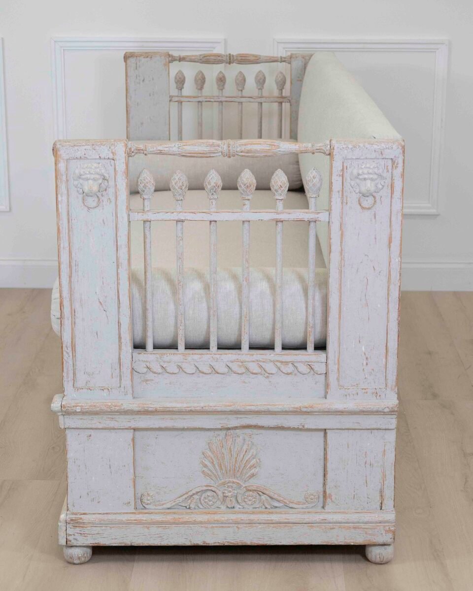 Swedish 19th Century Gustavian Painted Daybed - JAA