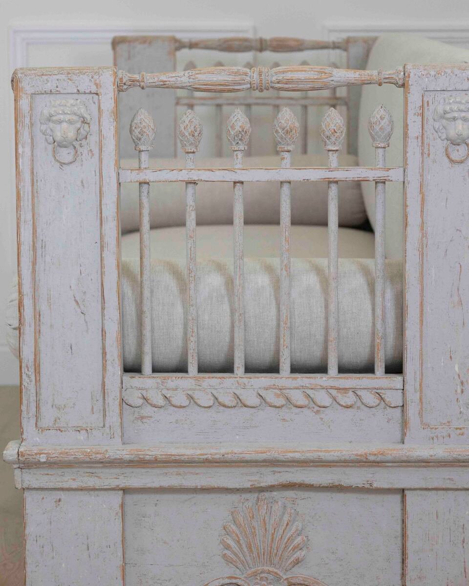 Swedish 19th Century Gustavian Painted Daybed - JAA