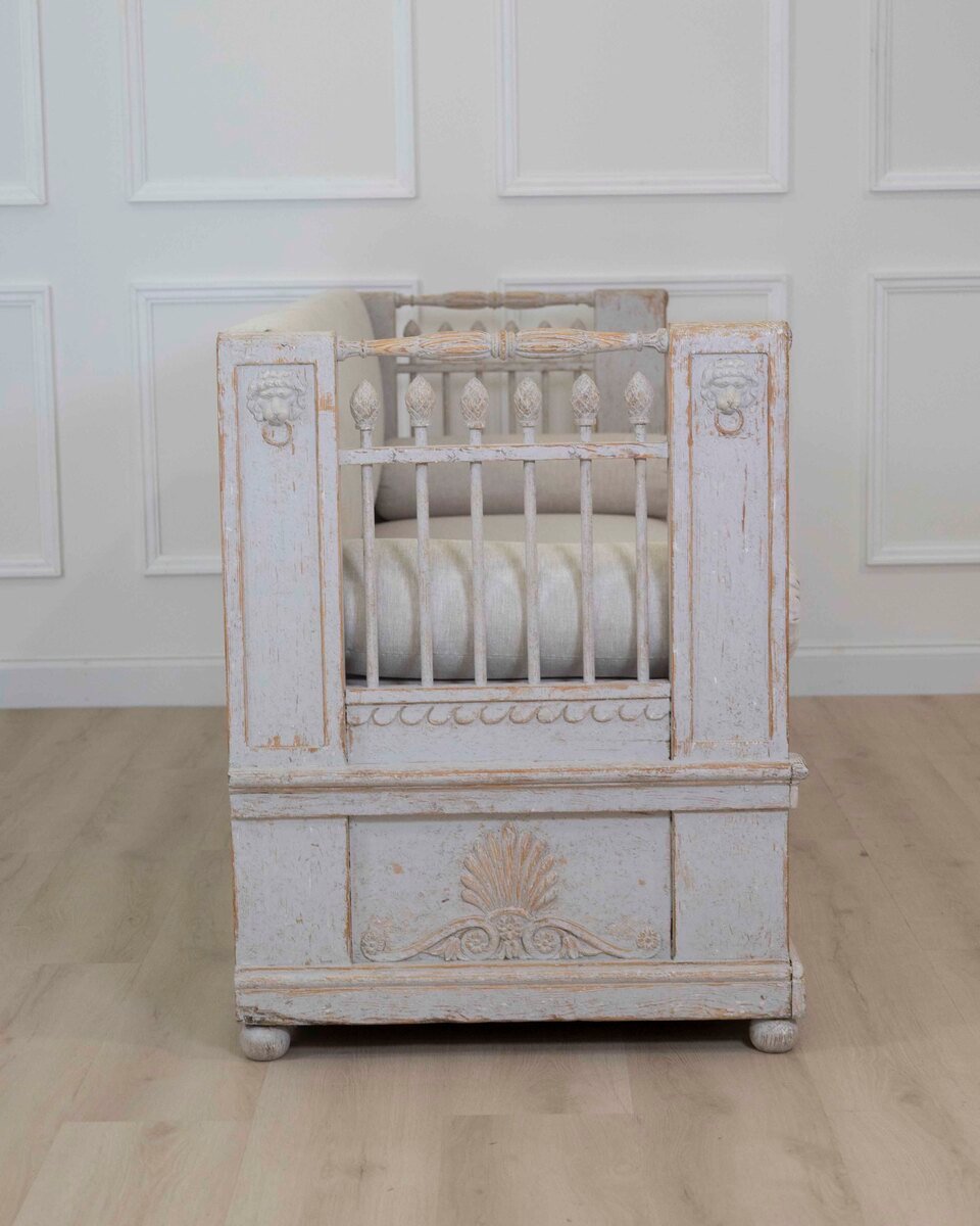 Swedish 19th Century Gustavian Painted Daybed - JAA