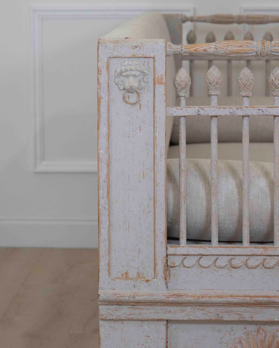 Swedish 19th Century Gustavian Painted Daybed - JAA