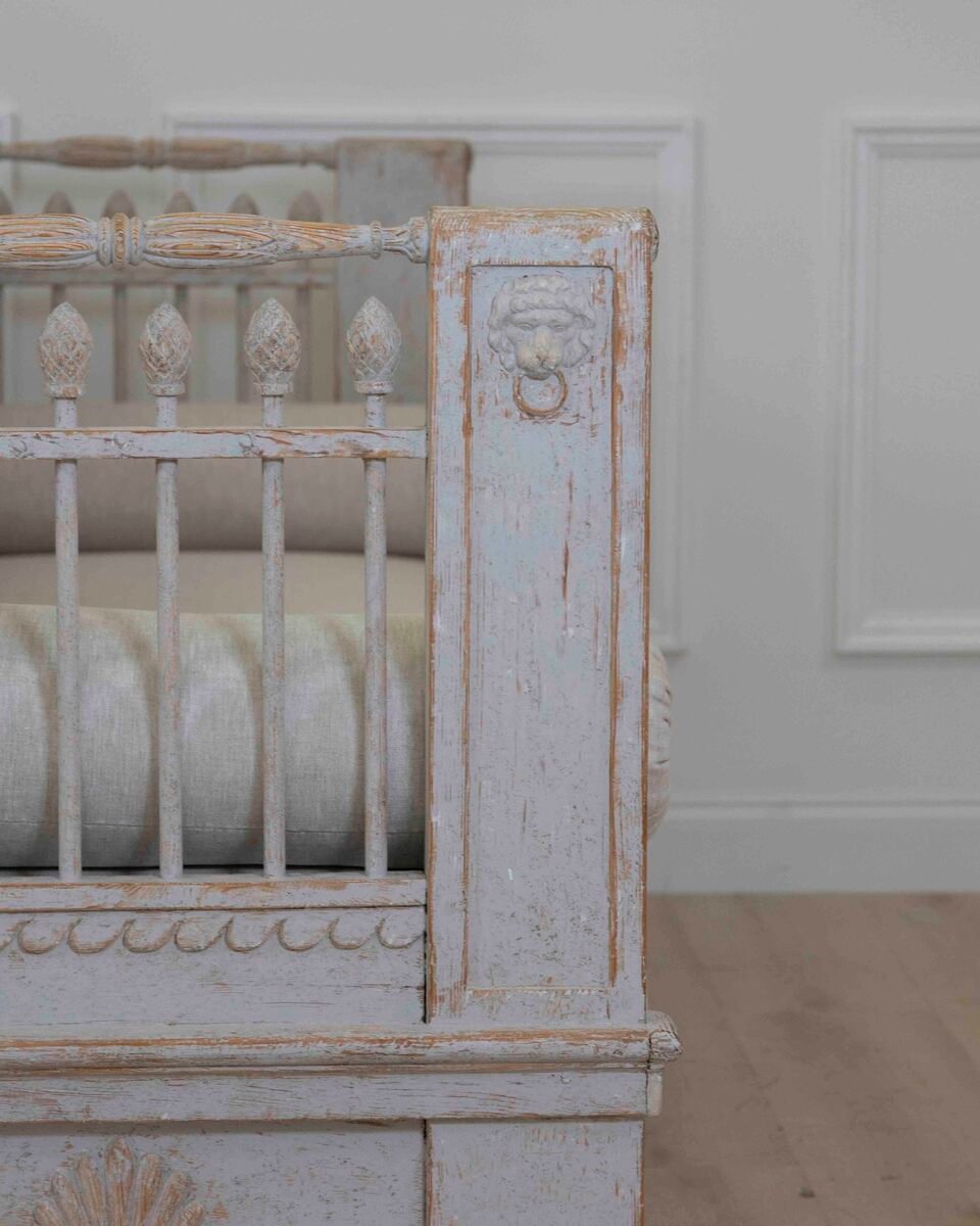 Swedish 19th Century Gustavian Painted Daybed - JAA