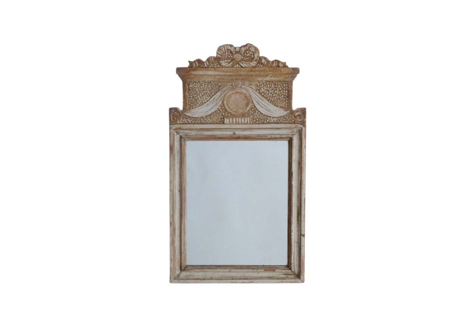 A small period Gustavian mirror in original surface. Circa 1780