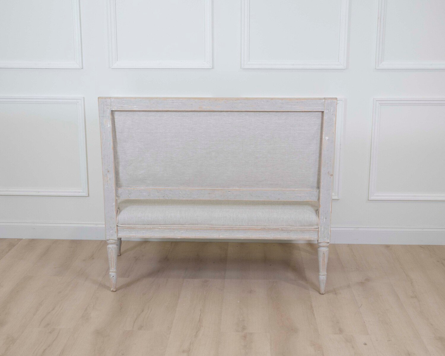 Gustavian Style Settee in Linen, circa 1900 - JAA