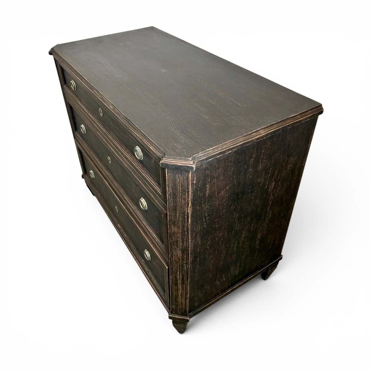 This Swedish chest of drawers - JAA