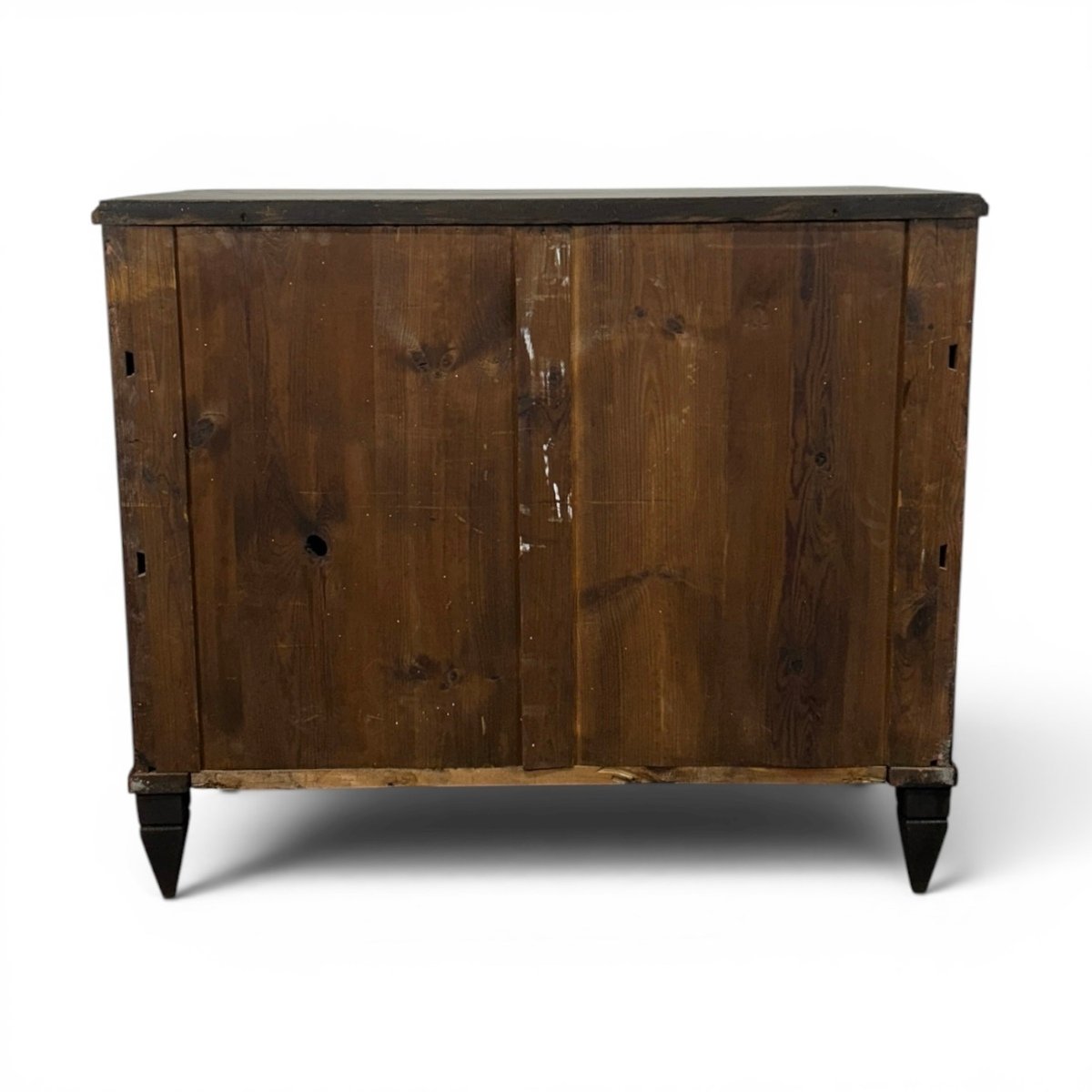 This Swedish chest of drawers - JAA