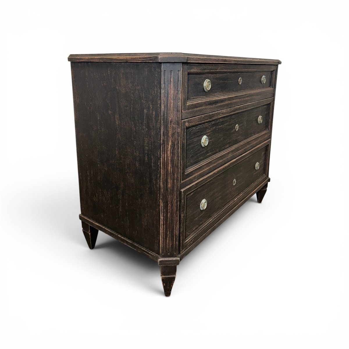 This Swedish chest of drawers - JAA