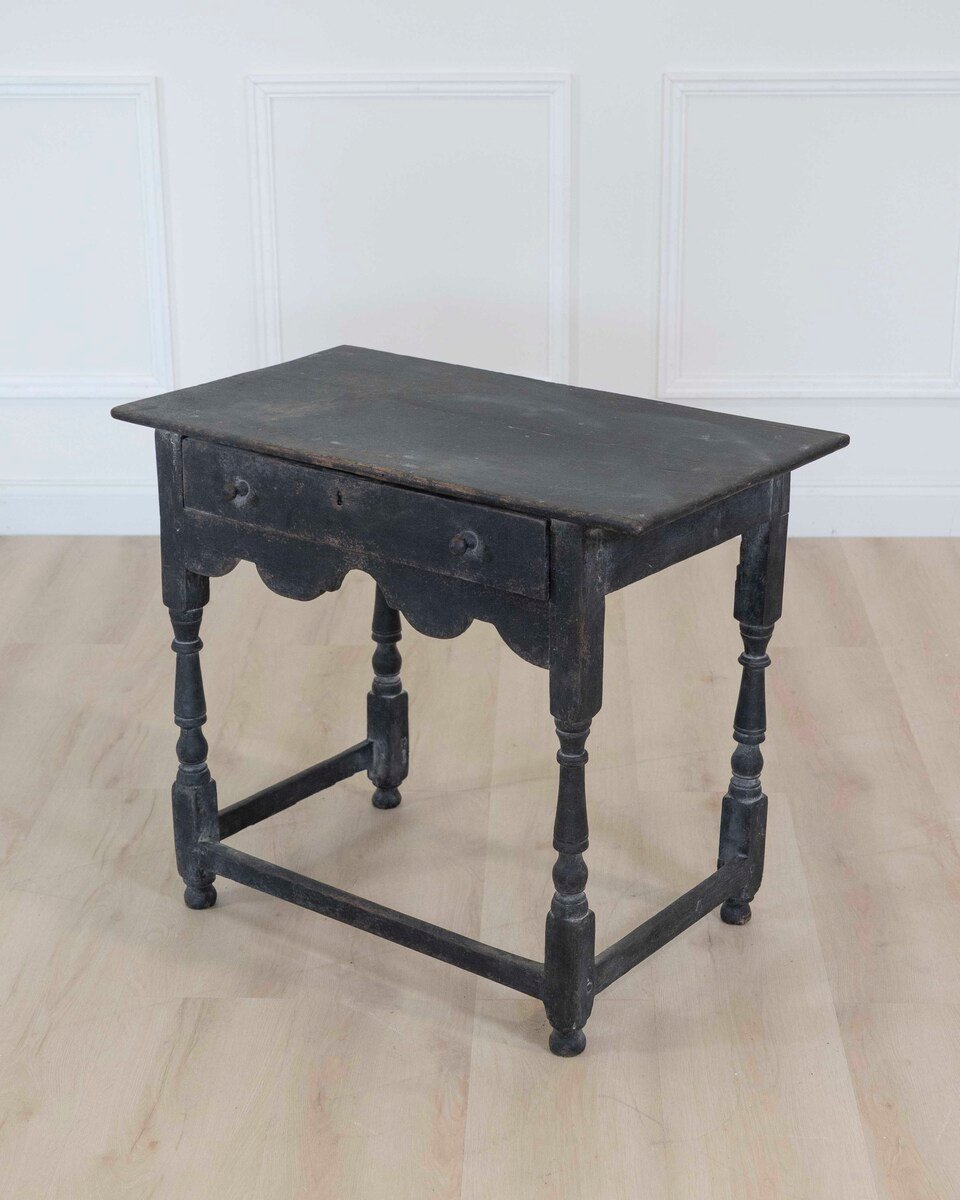 18th century English painted oak one drawer side table. 1780. - JAA