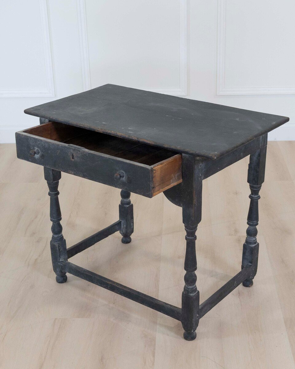 18th century English painted oak one drawer side table. 1780. - JAA