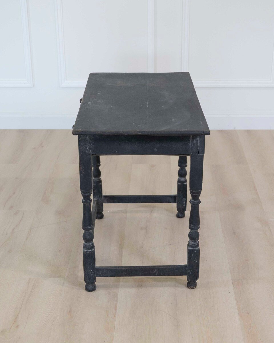 18th century English painted oak one drawer side table. 1780. - JAA