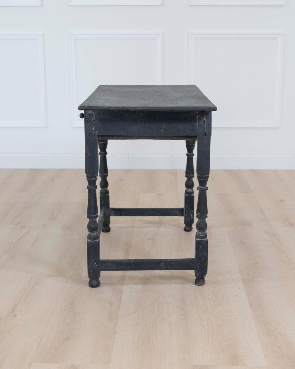 18th century English painted oak one drawer side table. 1780. - JAA