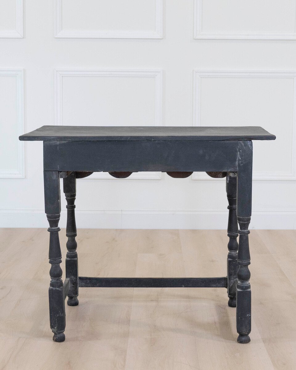 18th century English painted oak one drawer side table. 1780. - JAA