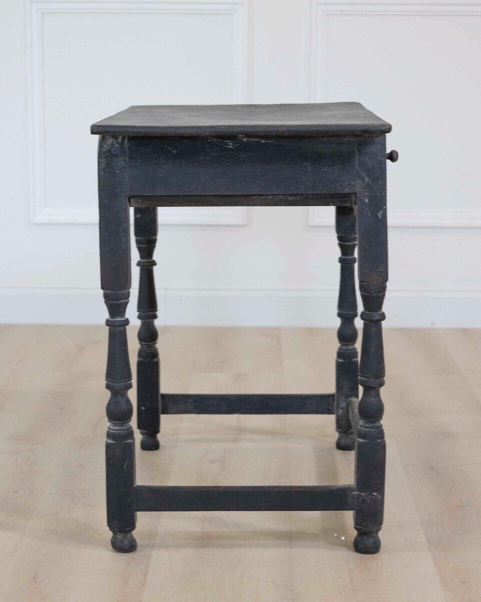 18th century English painted oak one drawer side table. 1780. - JAA