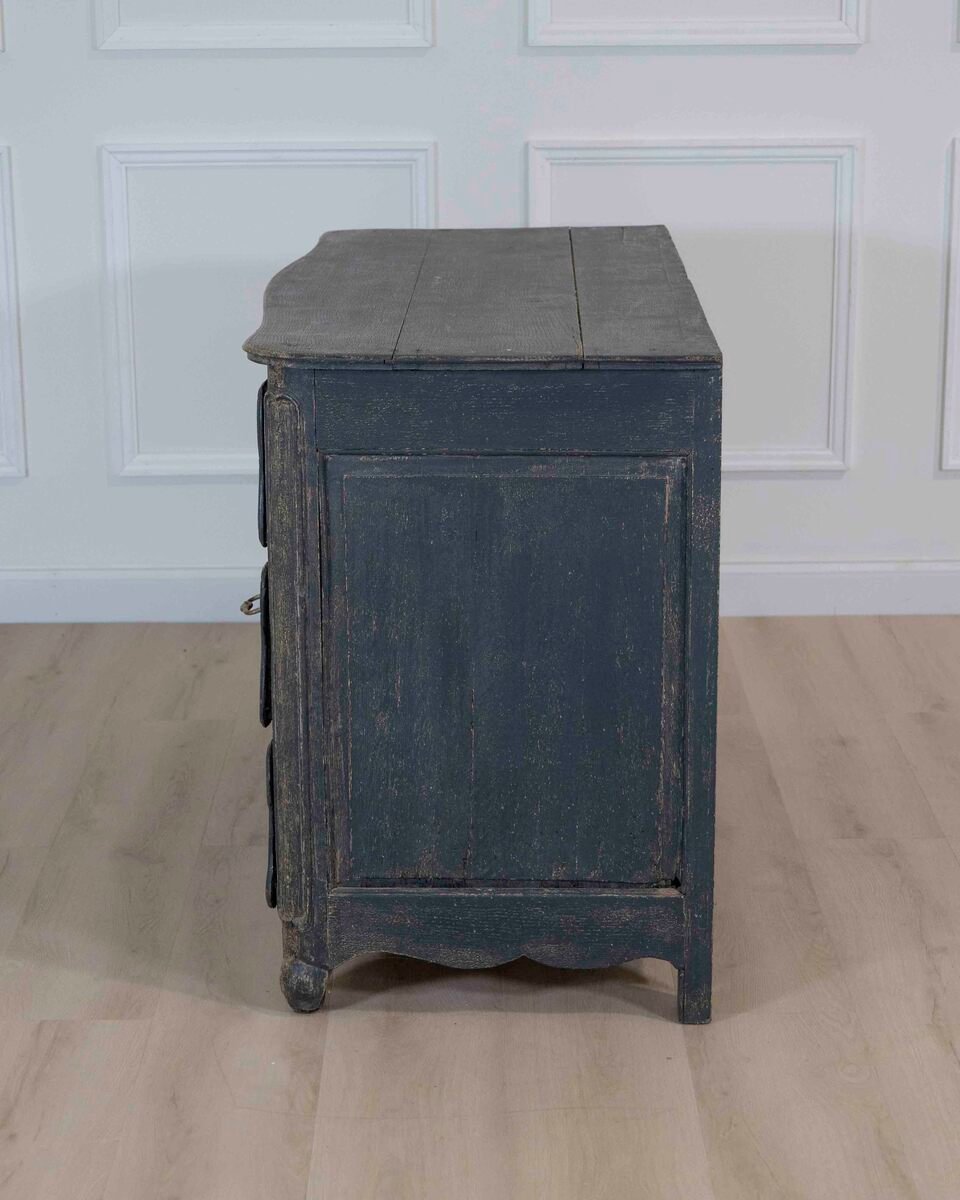 Late 18th century French carved oak commode. 1780. - JAA