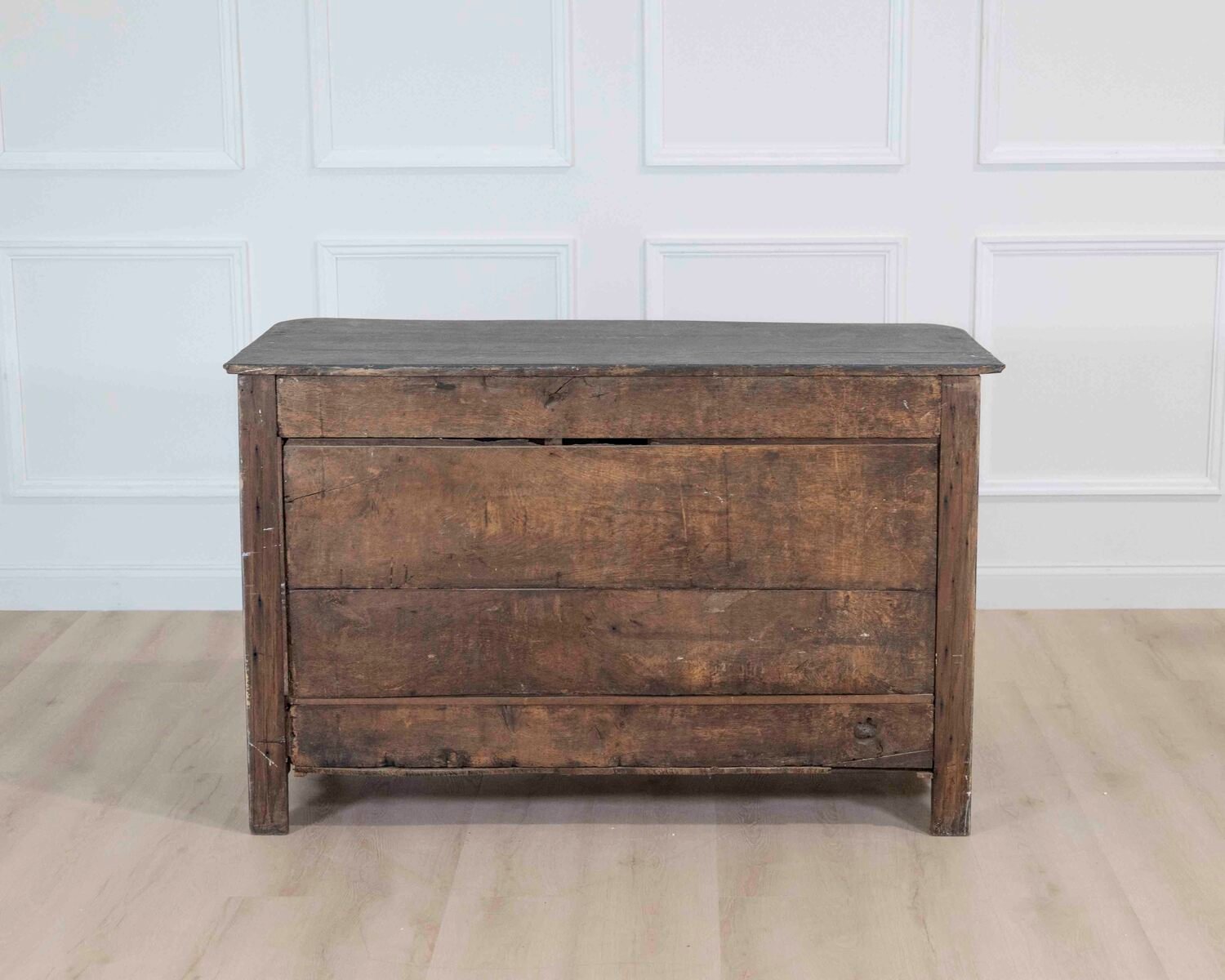 Late 18th century French carved oak commode. 1780. - JAA