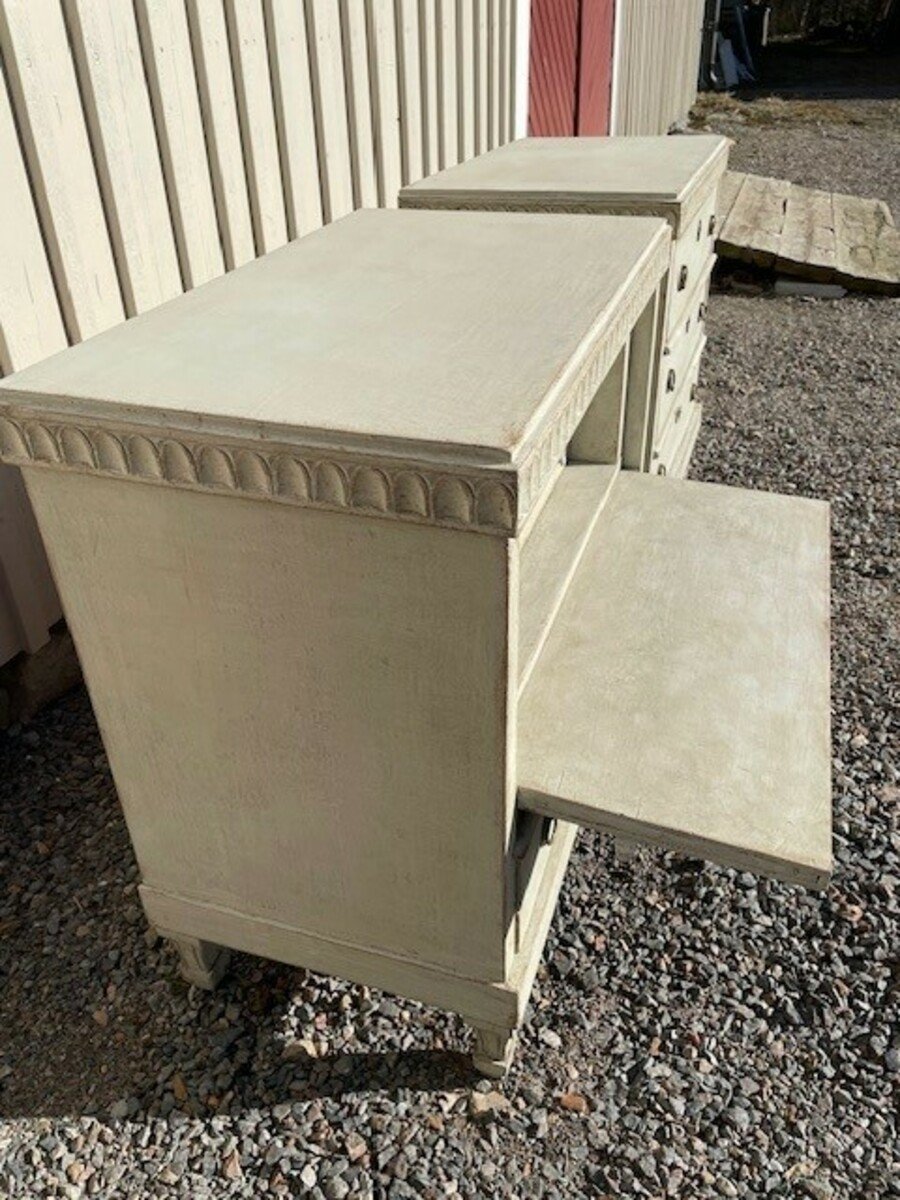 Pair of bedside chest of drawers - JAA