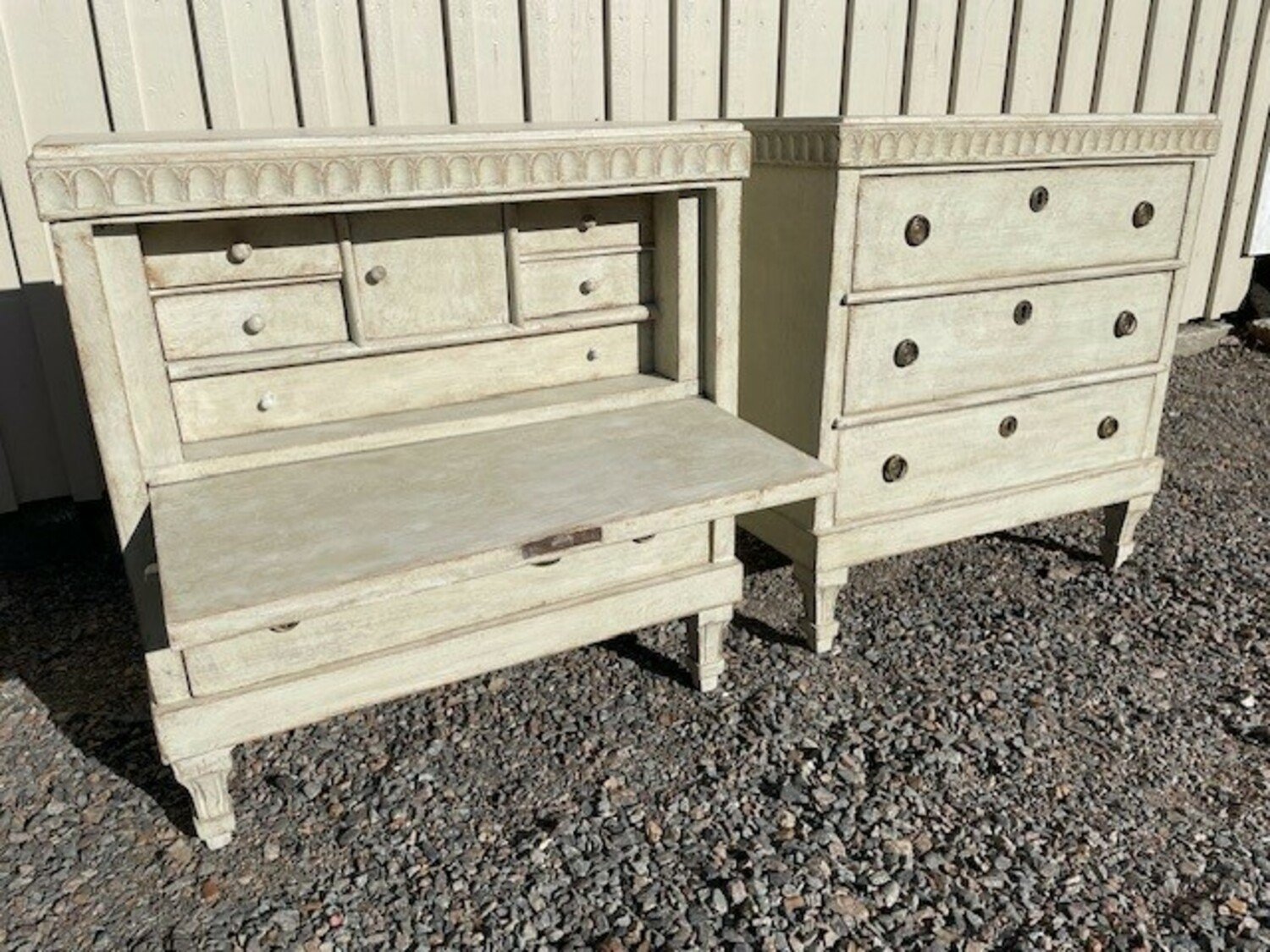 Pair of bedside chest of drawers - JAA