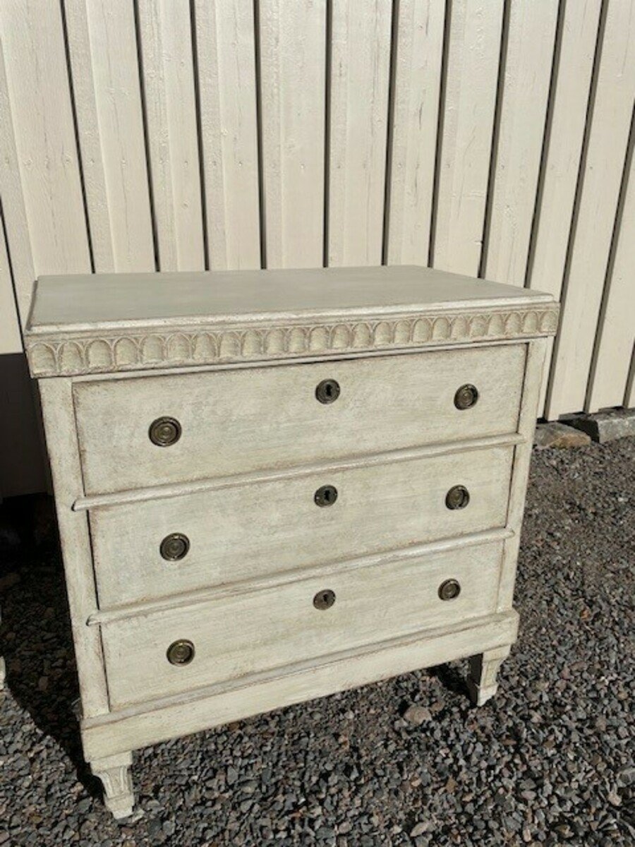Pair of bedside chest of drawers - JAA