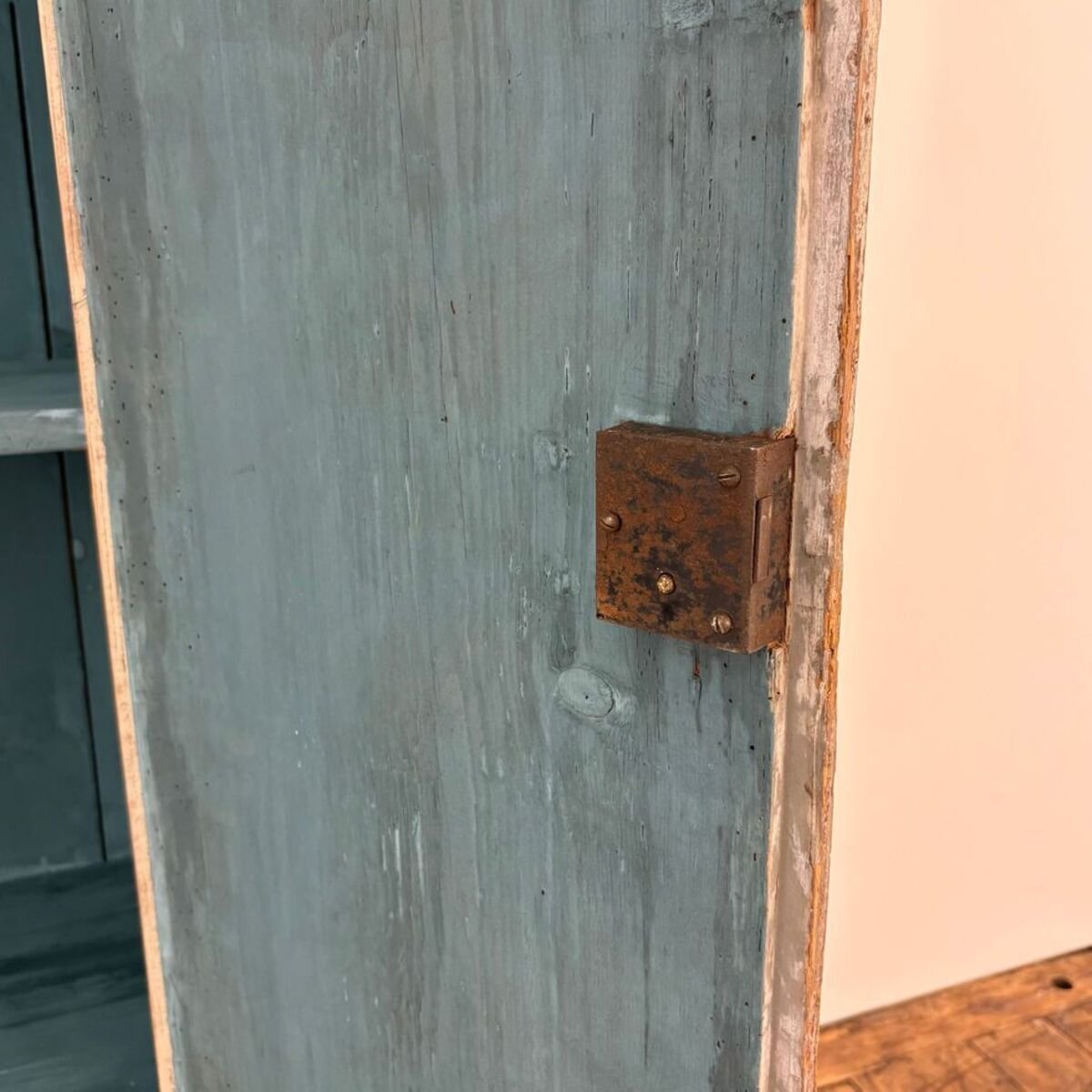 Charming small 18th-century painted pine cabinet from Uzès - JAA