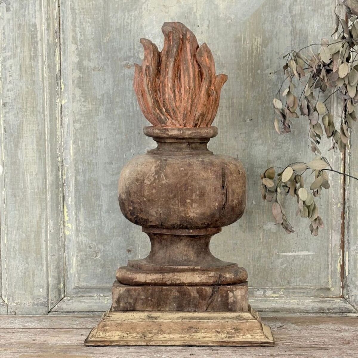 Rare carved wooden fire pot from the late 17th/early 18th century. - JAA