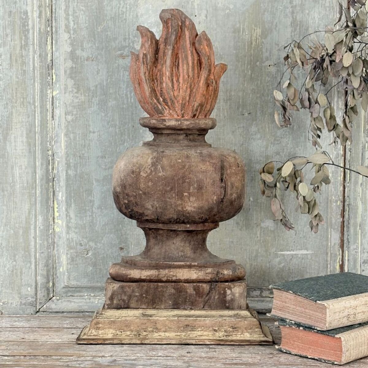 Rare carved wooden fire pot from the late 17th/early 18th century. - JAA