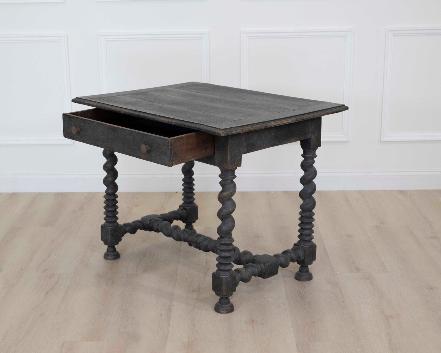 18th Century Spanish side table. 1760. - JAA