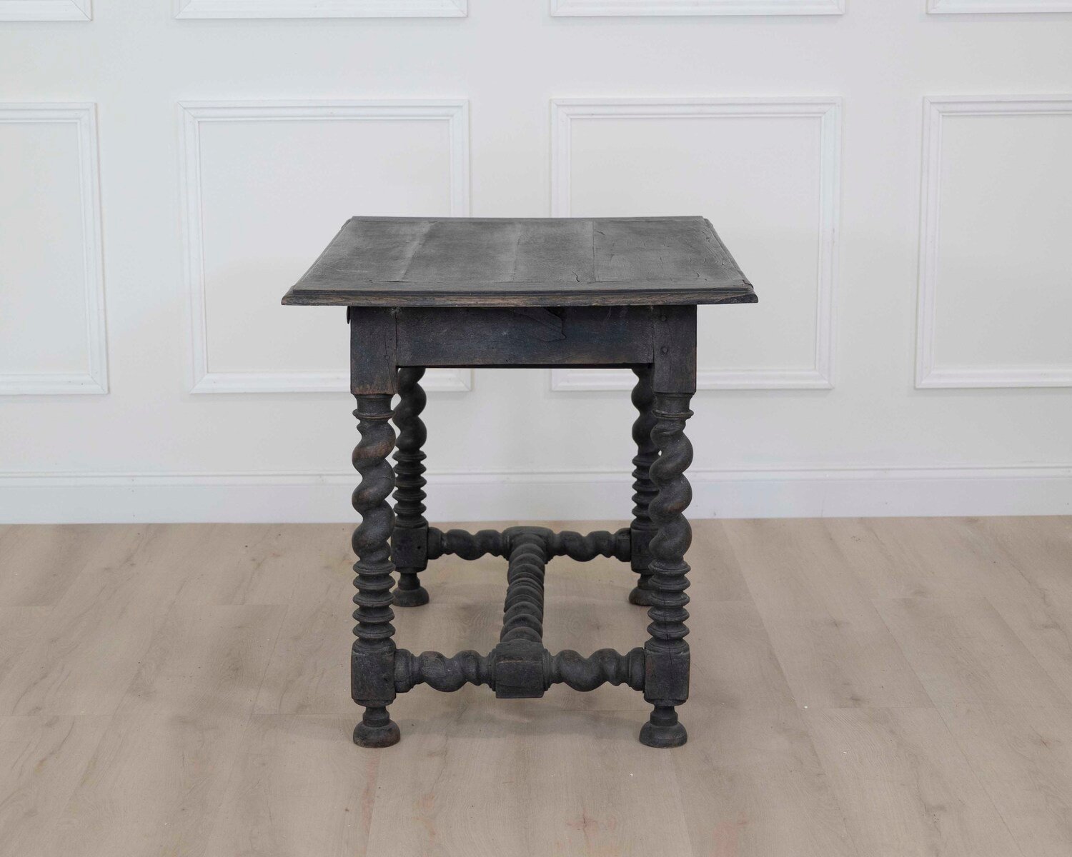 18th Century Spanish side table. 1760. - JAA