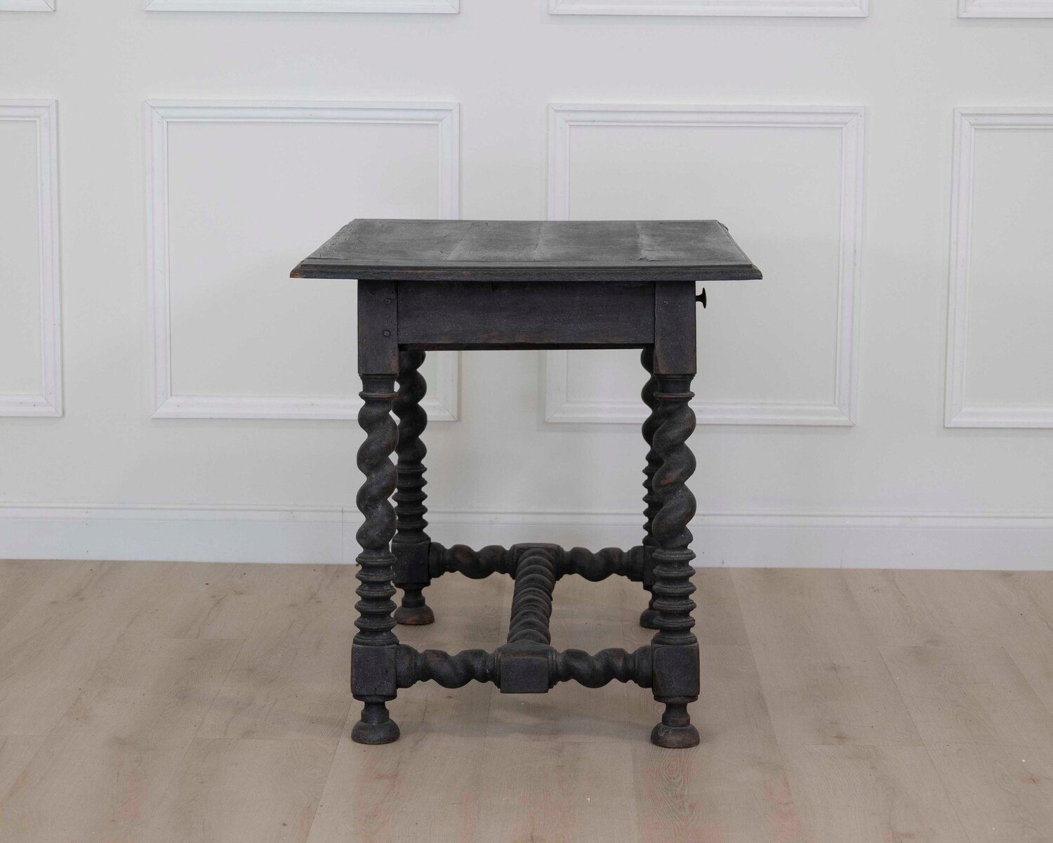 18th Century Spanish side table. 1760. - JAA