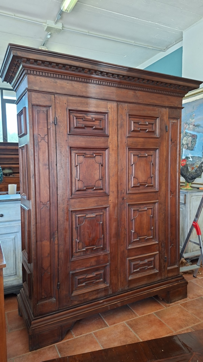 Large 17th-century walnut wardrobe - JAA