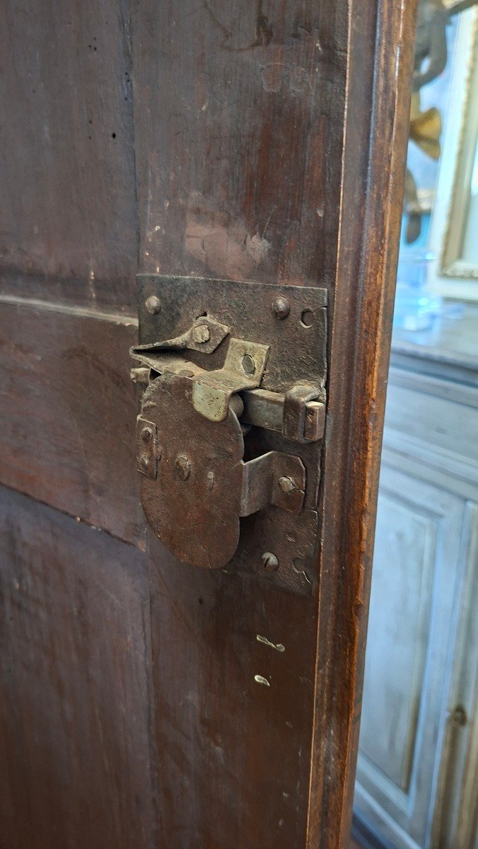 Large 17th-century walnut wardrobe - JAA