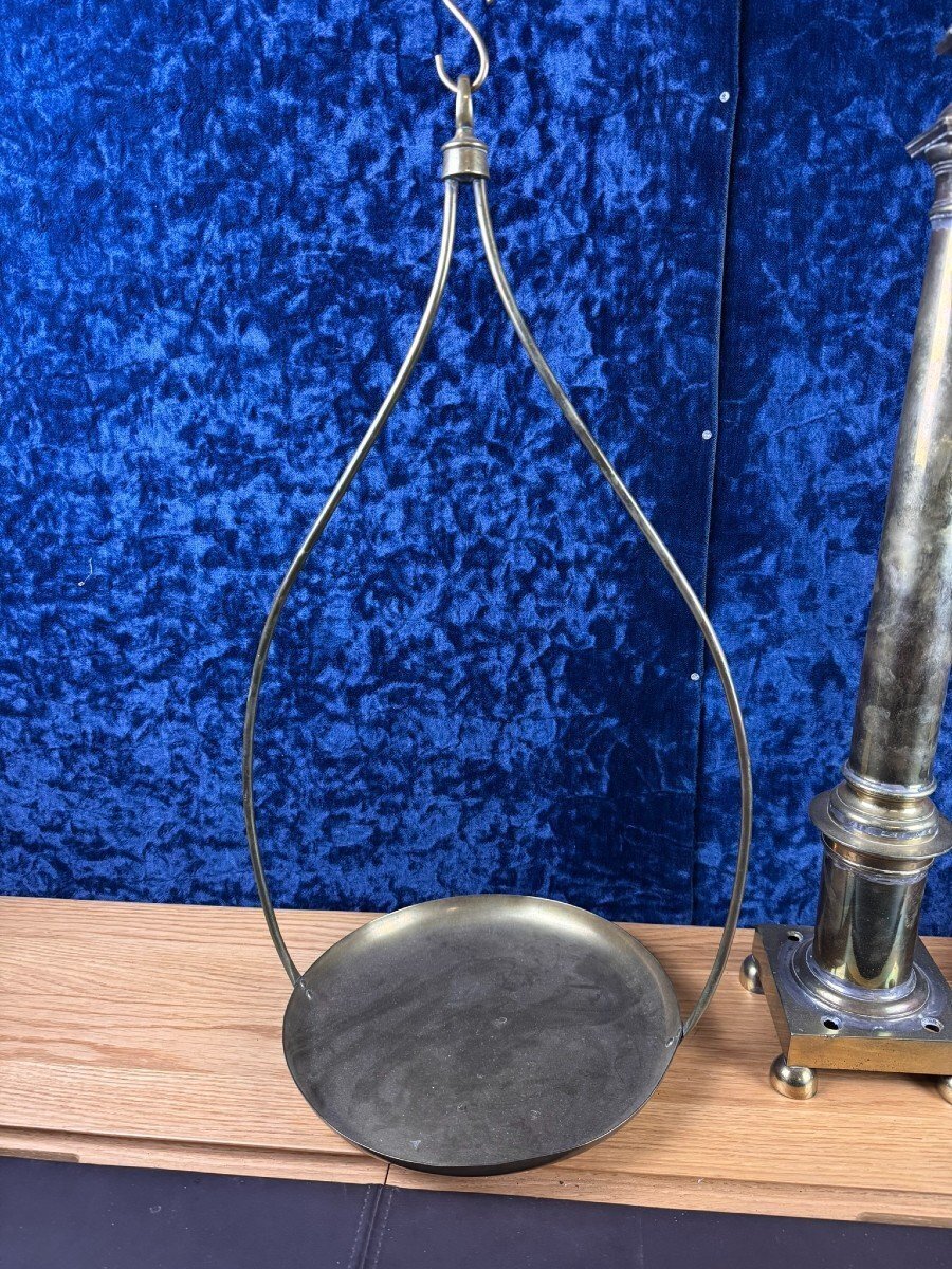 Monumental apothecary scale in bronze and gilded brass from the 19th century, - JAA
