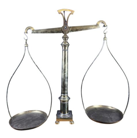 Monumental apothecary scale in bronze and gilded brass from the 19th century,